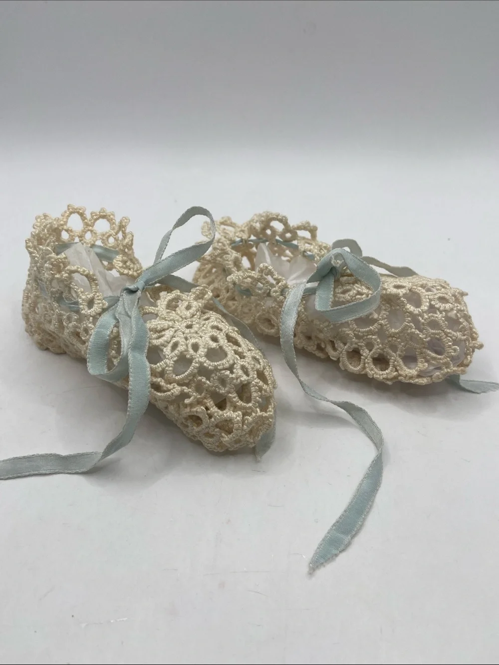 Vintage Handmade Crocheted Tatted Lace Baby Booties Cream/Ivory With Blue Ribbon